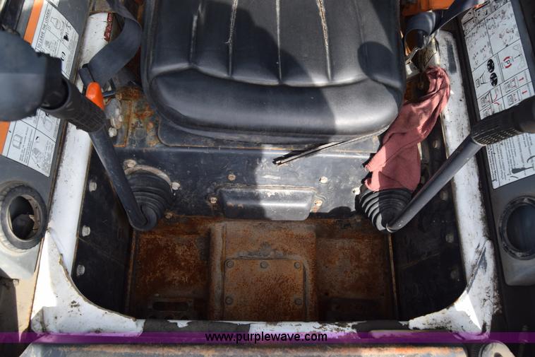 image for item K8511 2006 Bobcat S220 skid steer