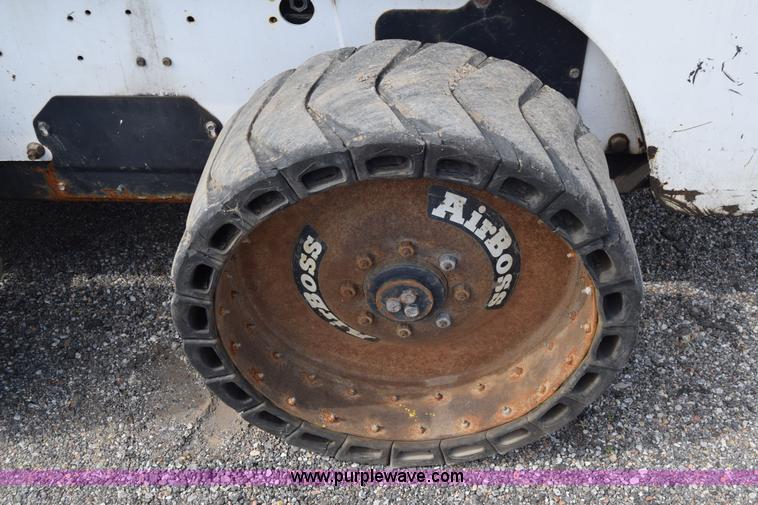 image for item K8511 2006 Bobcat S220 skid steer