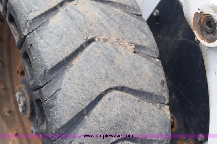 image for item K8511 2006 Bobcat S220 skid steer