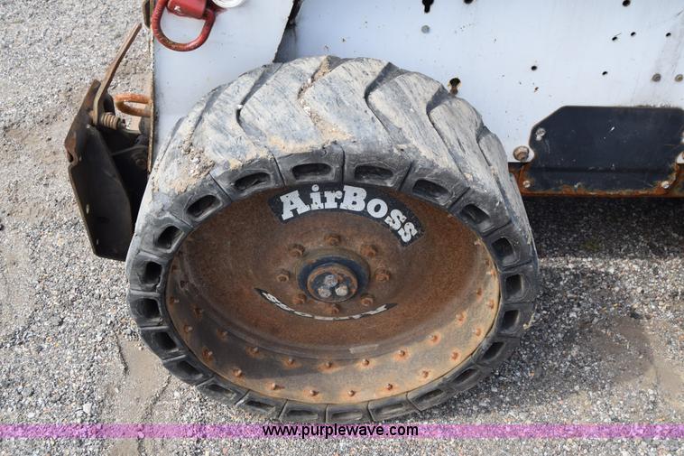 image for item K8511 2006 Bobcat S220 skid steer