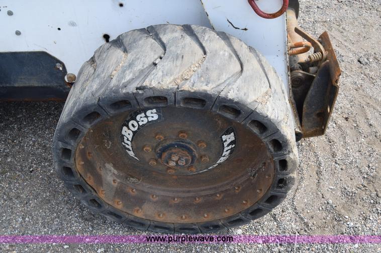 image for item K8511 2006 Bobcat S220 skid steer