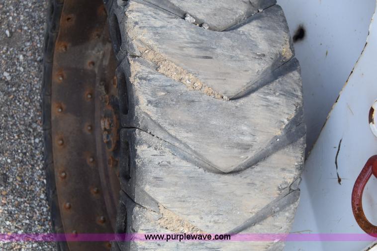 image for item K8511 2006 Bobcat S220 skid steer