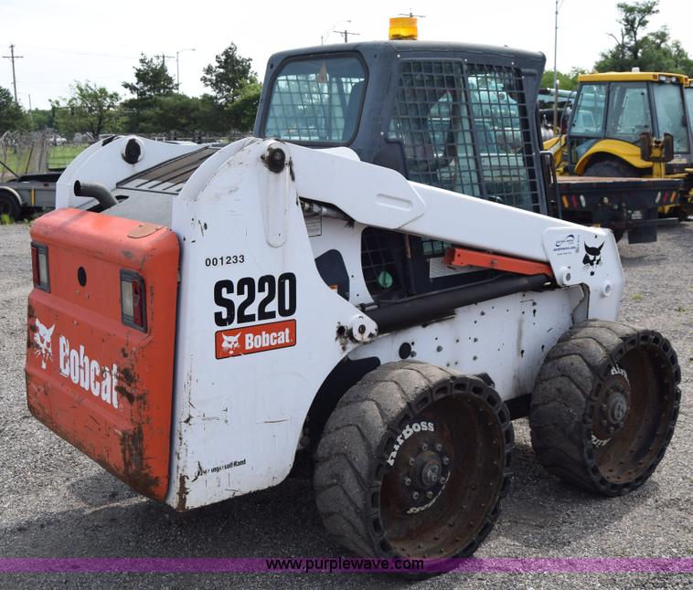 image for item K8512 2006 Bobcat S220 skid steer