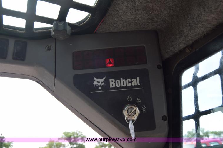 image for item K8512 2006 Bobcat S220 skid steer