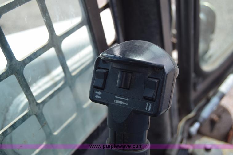 image for item K8512 2006 Bobcat S220 skid steer