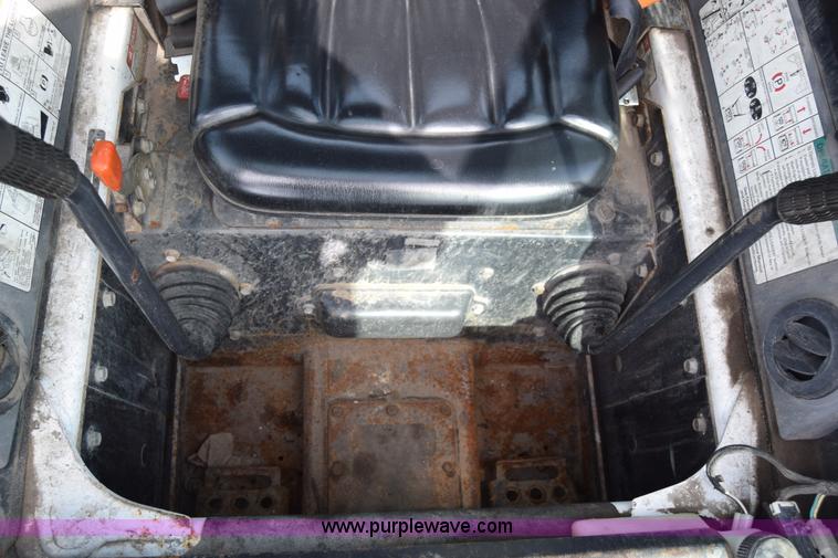 image for item K8512 2006 Bobcat S220 skid steer