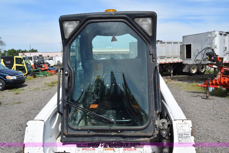 image for item K8512 2006 Bobcat S220 skid steer