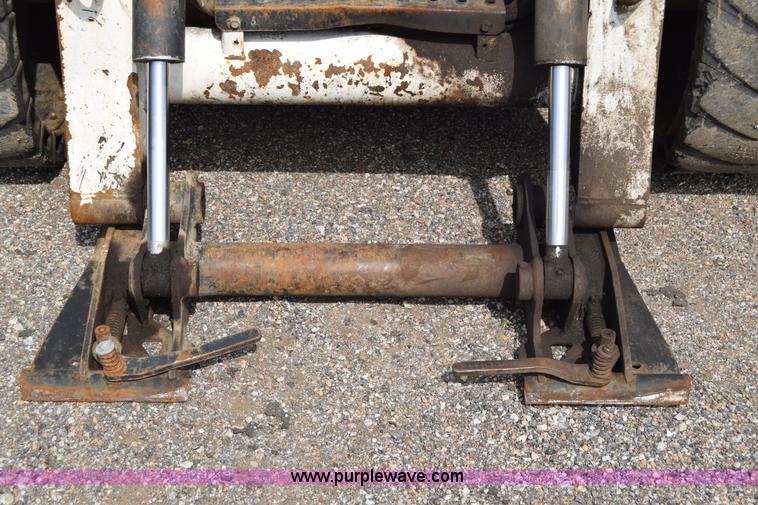 image for item K8512 2006 Bobcat S220 skid steer
