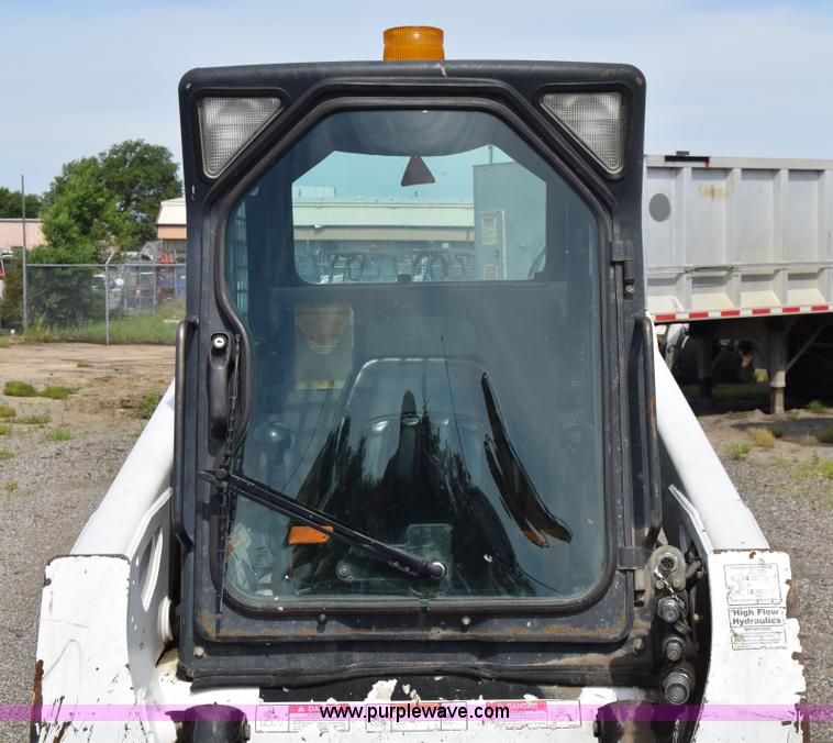 image for item K8512 2006 Bobcat S220 skid steer