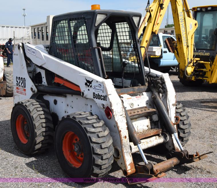 image for item K8513 2005 Bobcat S220 skid steer