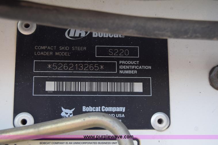 image for item K8513 2005 Bobcat S220 skid steer