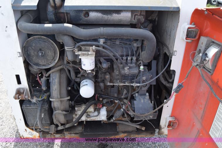 image for item K8513 2005 Bobcat S220 skid steer
