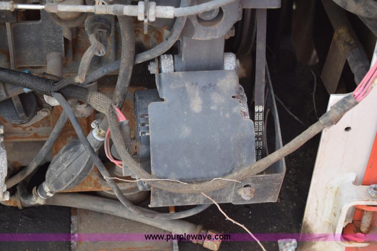 image for item K8513 2005 Bobcat S220 skid steer