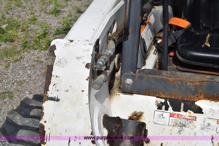 image for item K8513 2005 Bobcat S220 skid steer