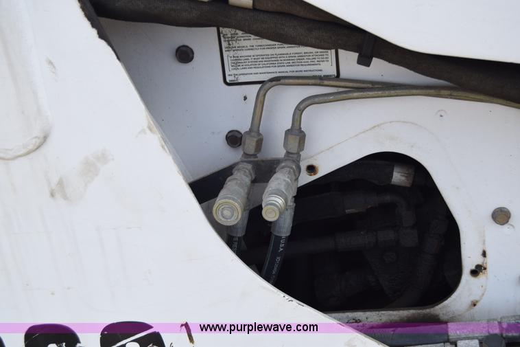 image for item K8513 2005 Bobcat S220 skid steer