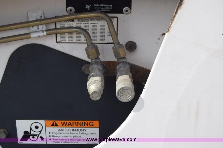 image for item K8513 2005 Bobcat S220 skid steer