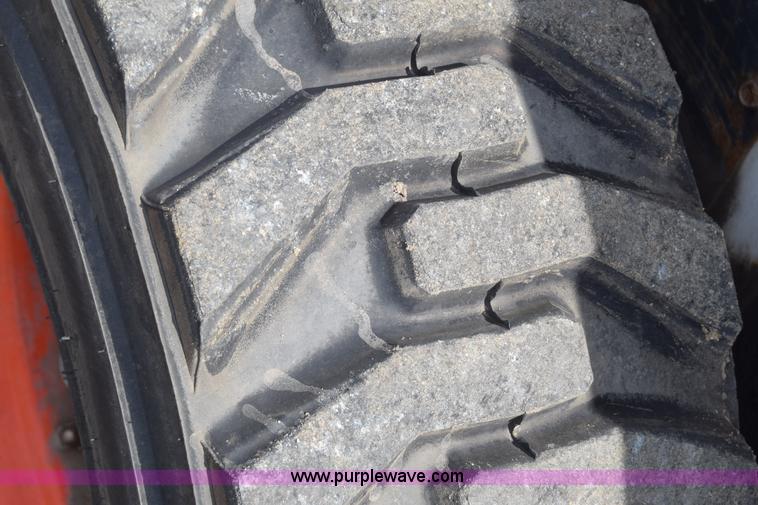 image for item K8513 2005 Bobcat S220 skid steer