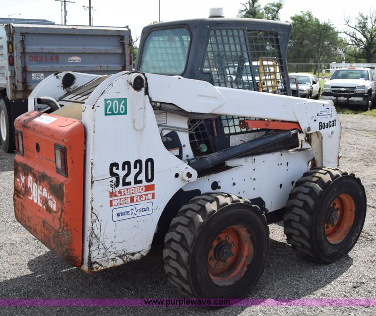 image for item K8514 2005 Bobcat S220 skid steer