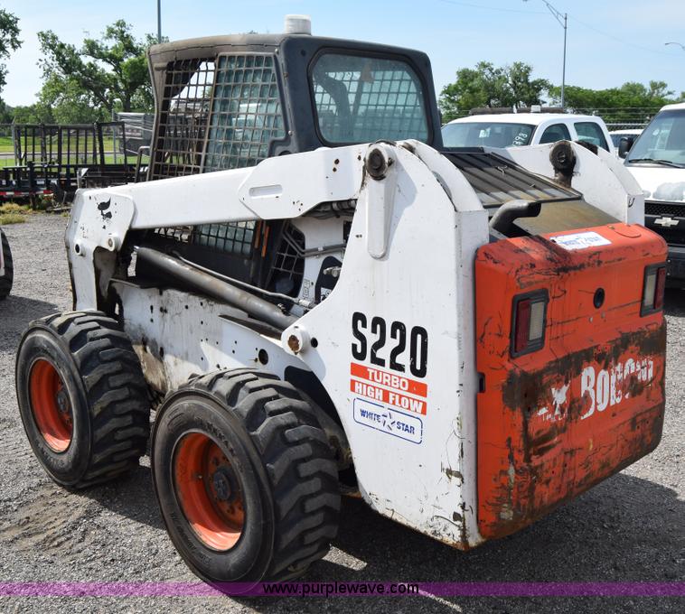 image for item K8514 2005 Bobcat S220 skid steer