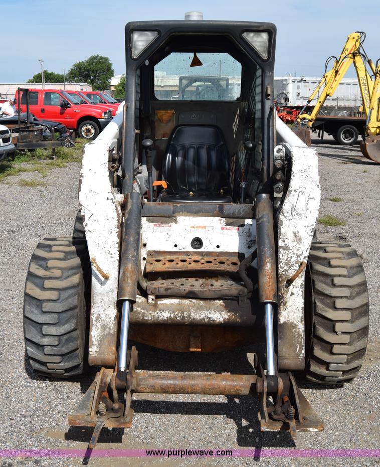 image for item K8514 2005 Bobcat S220 skid steer