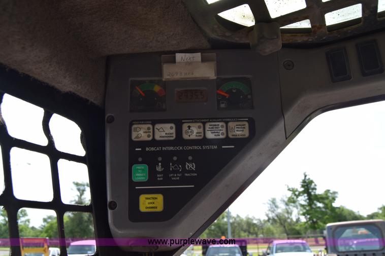 image for item K8514 2005 Bobcat S220 skid steer