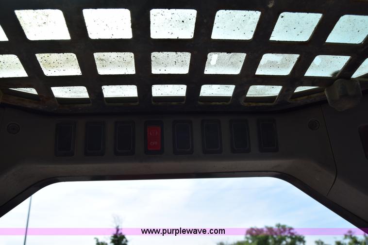 image for item K8514 2005 Bobcat S220 skid steer