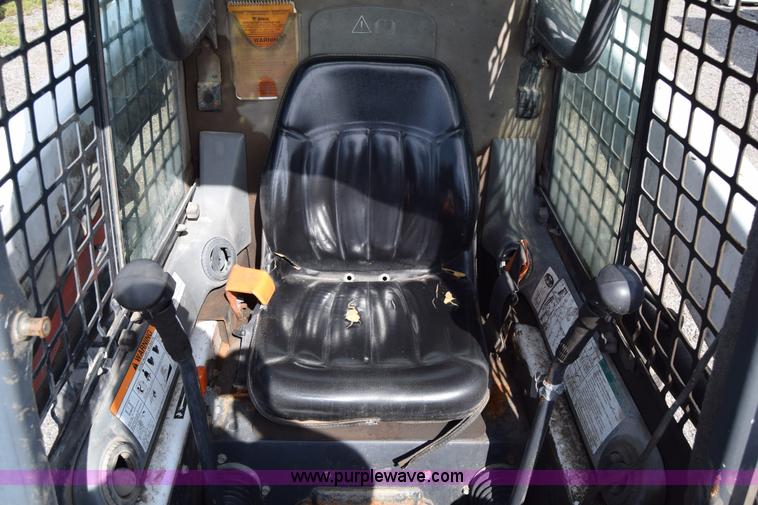 image for item K8514 2005 Bobcat S220 skid steer