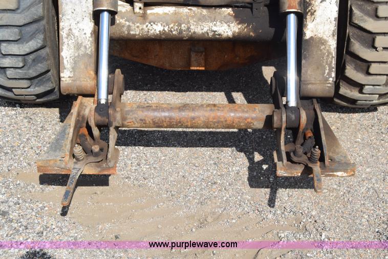 image for item K8514 2005 Bobcat S220 skid steer