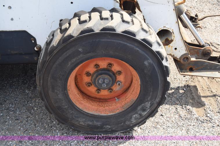 image for item K8514 2005 Bobcat S220 skid steer