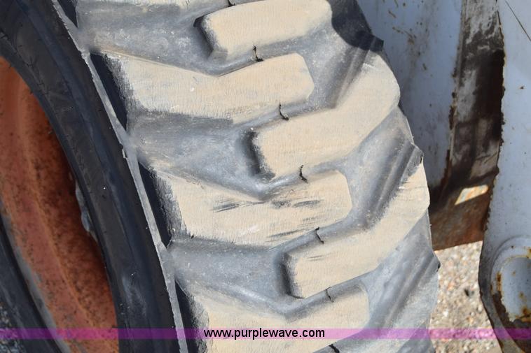 image for item K8514 2005 Bobcat S220 skid steer