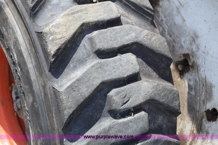 image for item K8514 2005 Bobcat S220 skid steer