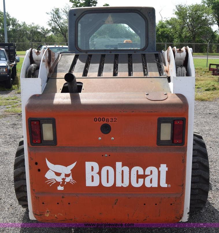 image for item K8515 2005 Bobcat S220 skid steer