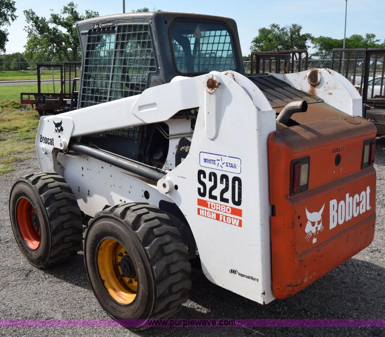 image for item K8515 2005 Bobcat S220 skid steer