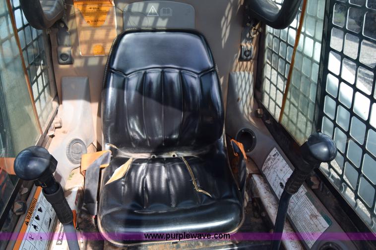 image for item K8515 2005 Bobcat S220 skid steer