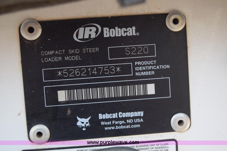 image for item K8515 2005 Bobcat S220 skid steer