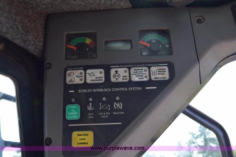 image for item K8515 2005 Bobcat S220 skid steer