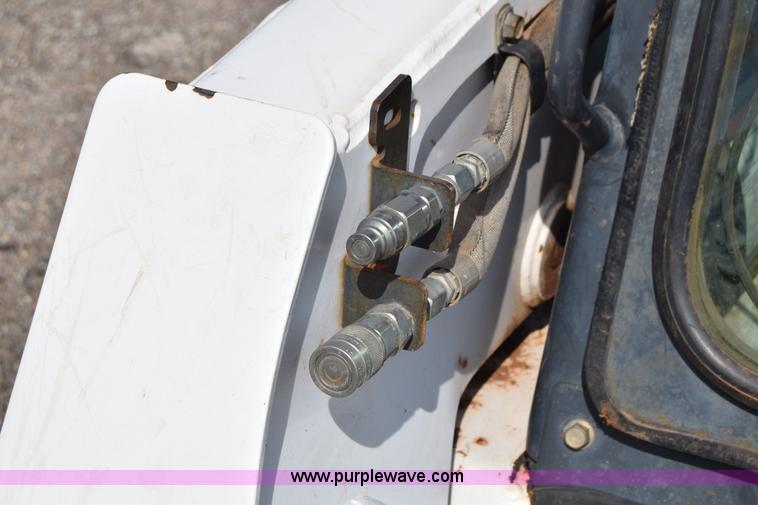 image for item K8515 2005 Bobcat S220 skid steer
