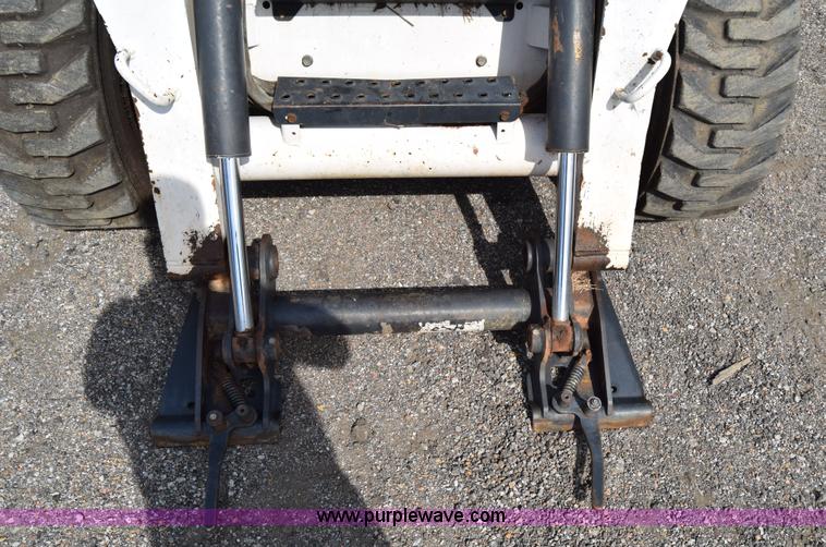 image for item K8515 2005 Bobcat S220 skid steer