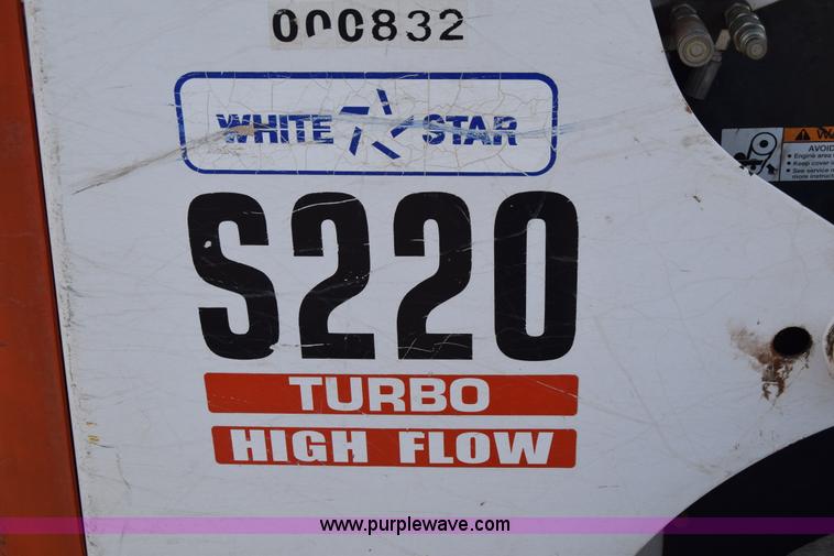 image for item K8515 2005 Bobcat S220 skid steer