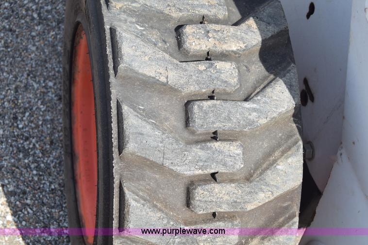 image for item K8515 2005 Bobcat S220 skid steer