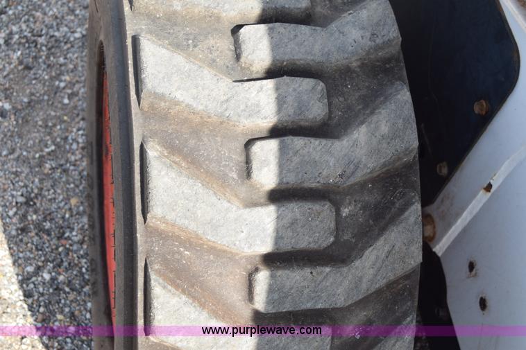 image for item K8515 2005 Bobcat S220 skid steer