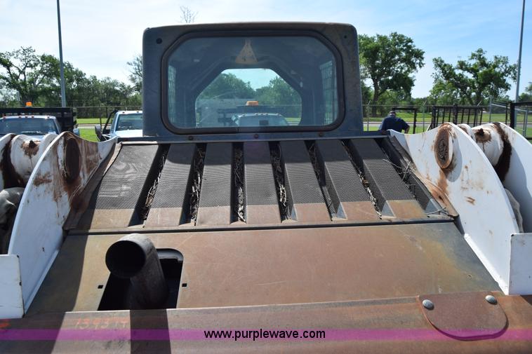 image for item K8515 2005 Bobcat S220 skid steer