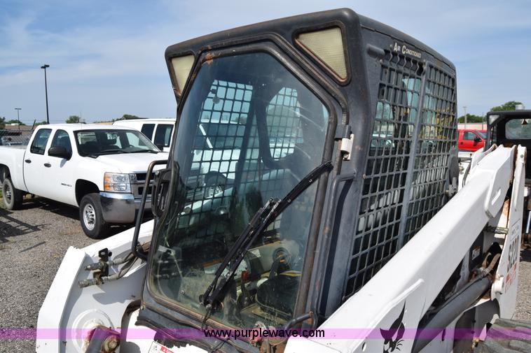 image for item K8515 2005 Bobcat S220 skid steer