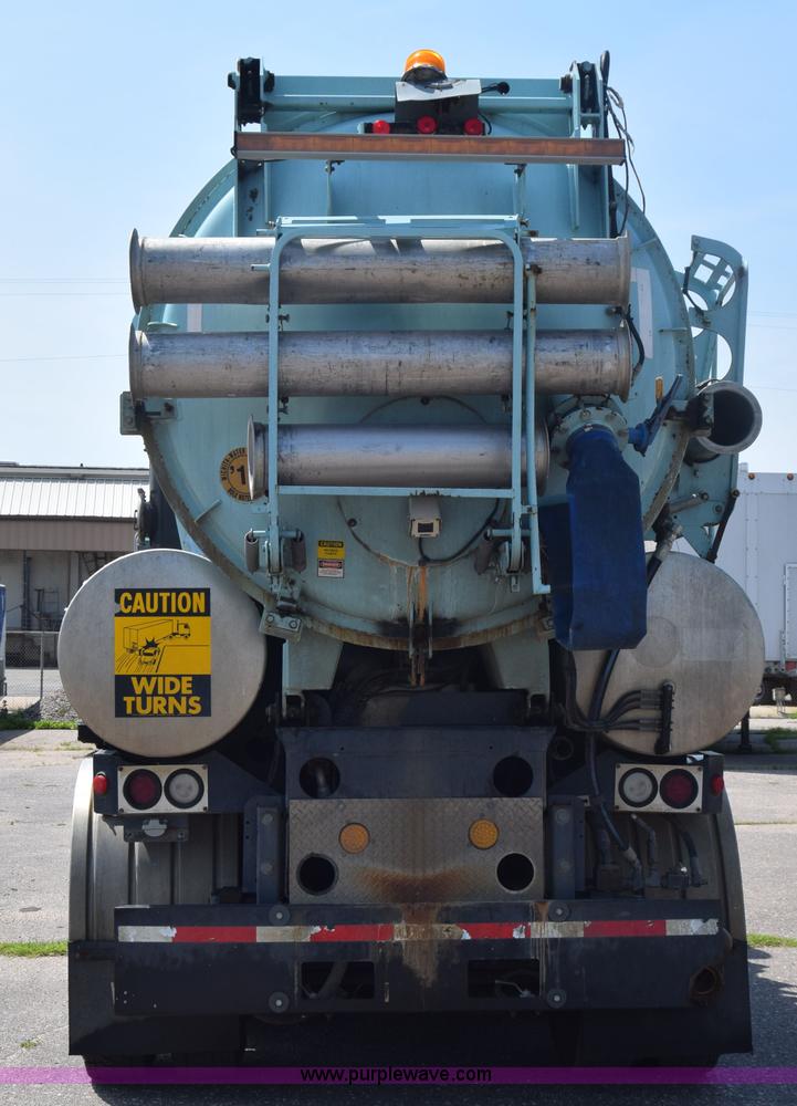 image for item K8516 2002 International F2574 sewer cleaner truck