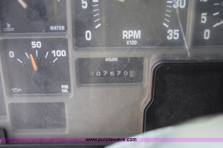 image for item K8516 2002 International F2574 sewer cleaner truck