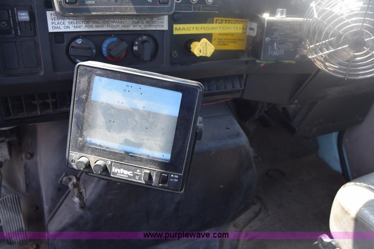 image for item K8516 2002 International F2574 sewer cleaner truck