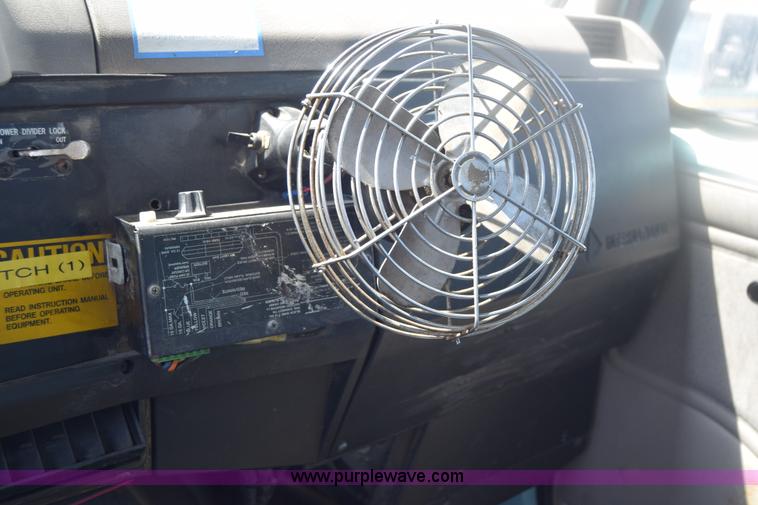 image for item K8516 2002 International F2574 sewer cleaner truck