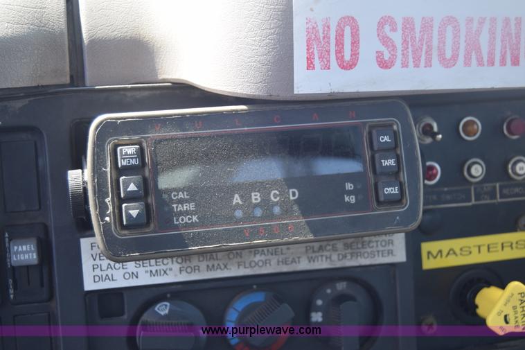 image for item K8516 2002 International F2574 sewer cleaner truck