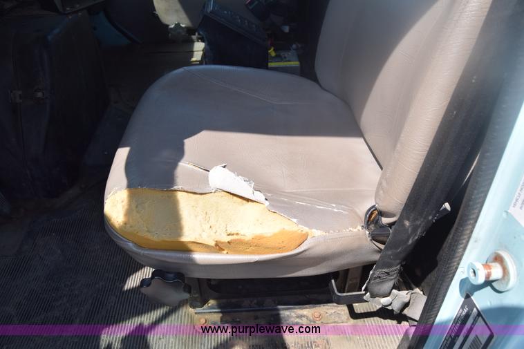 image for item K8516 2002 International F2574 sewer cleaner truck