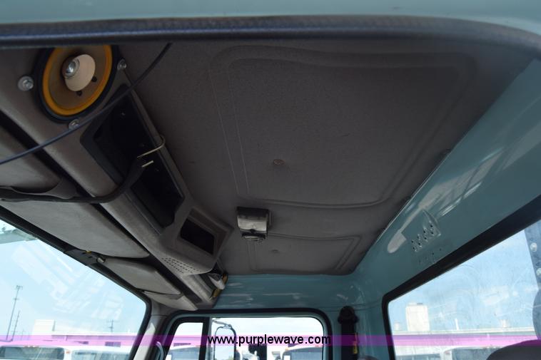 image for item K8516 2002 International F2574 sewer cleaner truck